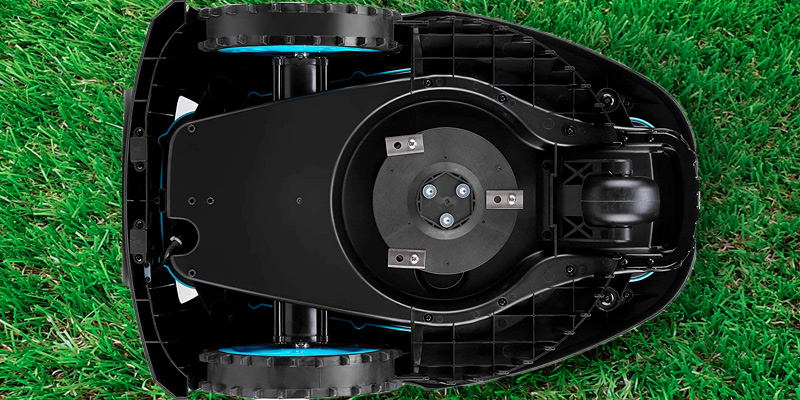 Swift RM18 28V Robotic Lawnmower in the use