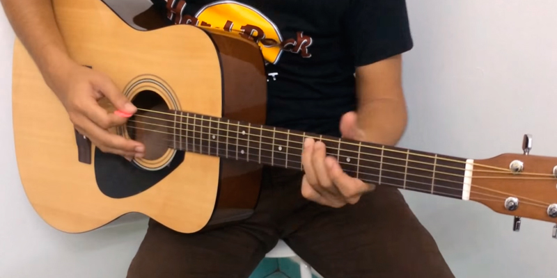 Review of Yamaha F310 Acoustic Guitar