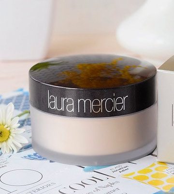 Review of Laura Mercier Loose Setting Powder