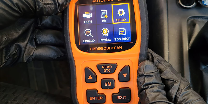 AUTOPHIX OM126P OBD2 Scanner in the use