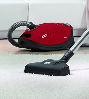 Review of Miele Complete C3 Cat and Dog Bagged Vacuum Cleaner