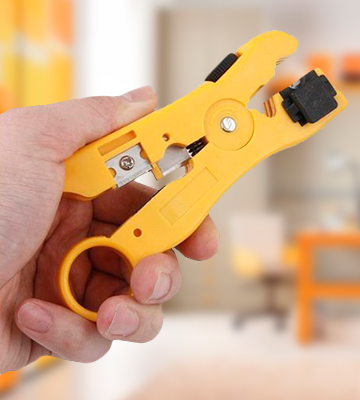 Review of CSTOM 200359 Cable Stripper Cutter for Round / Flat UTP Cat5 Cat6 Coax Coaxial Wire Stripping Universal Tool