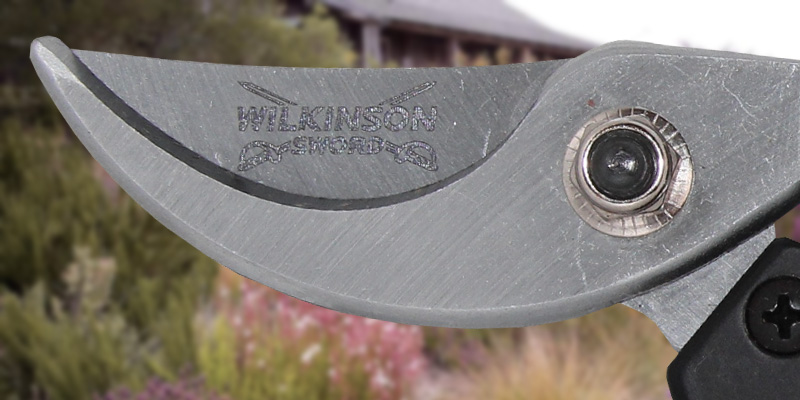 Wilkinson Sword 1111141w Aluminium Bypass Pruner in the use