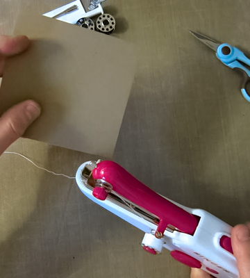 Review of SINGER Stitch Sew Quick Handheld Sewing Machine