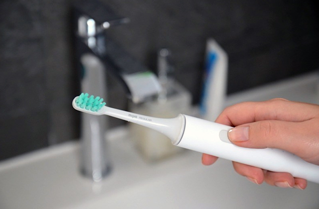 Comparison of Travel Electric Toothbrushes