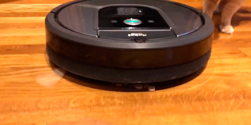 iRobot Roomba 960 Robot Vacuum in the use