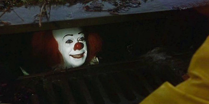 Stephen King "It: A Novel" in the use