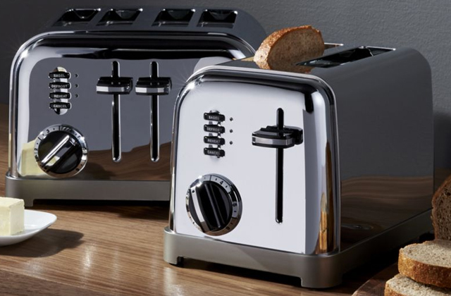Comparison of Toasters to Cook Fast and Tasty Breakfast