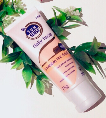 Review of SunSense Daily Face Invisible Tint Finish Sunscreen