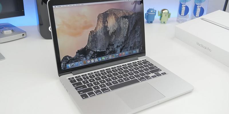 Apple MacBook Pro MD212 13-inch in the use