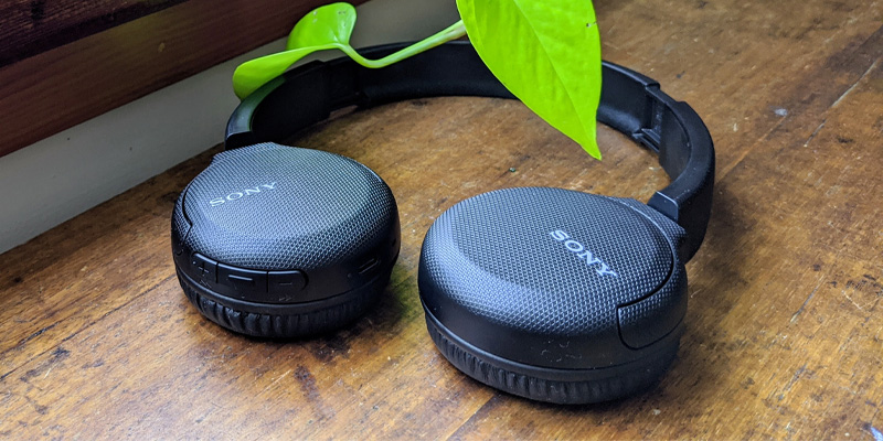 Sony WH-CH510 Wireless Bluetooth Headphones with Mic in the use - Bestadvisor