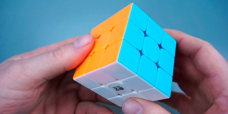 Review of QiYi 3x3 Stickerless Speed Cube