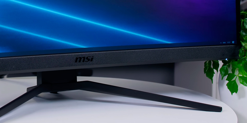 MSI Optix MAG272C 27-Inch Full HD Curved Gaming Monitor (165 Hz) in the use
