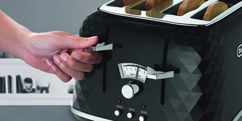 Review of De'Longhi CTJ4003.BK Brillante Faceted 4 Slice Toaster