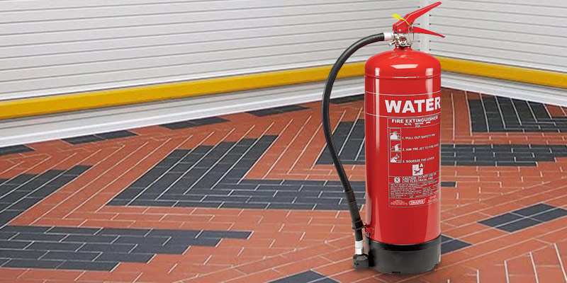 Draper 21675 Pressurized Water Fire Extinguisher in the use - Bestadvisor