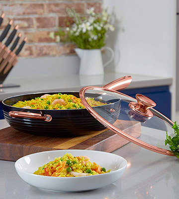 Review of Tower 28cm Linear Saute Pan with Easy Clean Non-Stick Ceramic Coating