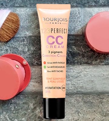 Review of Bourjois 123 Perfect CC Cream Colour Correcting 31 Ivory