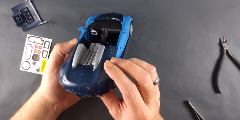 Review of Airfix J6008 Quick Build Bugatti Veyron Car Model Kit