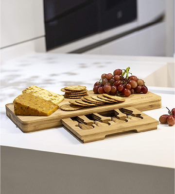 Review of Maison & White Integrated Speciality 4 Piece Cheese Knife Set Bamboo Cheese Board