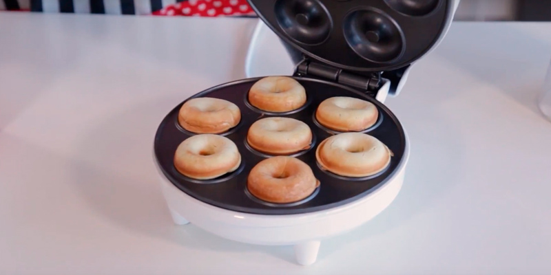 KitchPro Mini Machine for 7 Doughnuts Donut Maker in the use