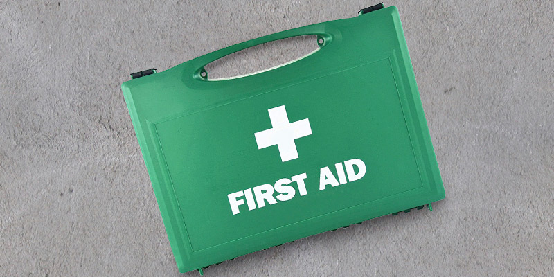 JFA Medical 210 Piece Premium First Aid Kit in the use - Bestadvisor