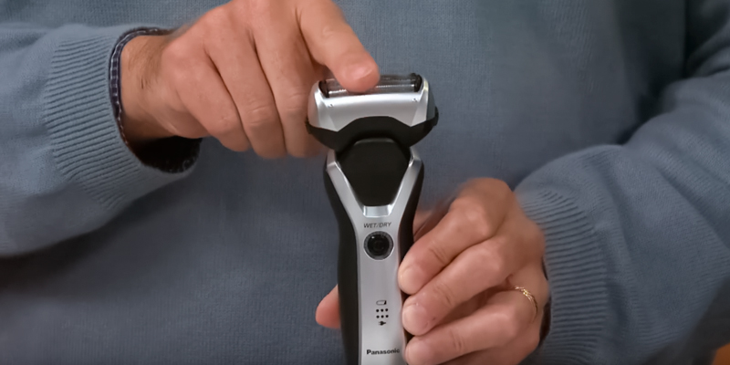 Review of Panasonic ES-RT47 3 Blade Electric Shaver Wet&Dry