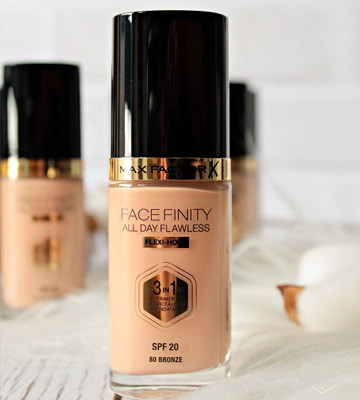 Review of Max Factor Facefinity All Day Flawless 3 in 1 Liquid Foundation