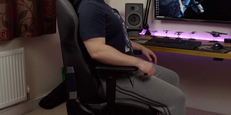 DXRacer OH/IF11/NG Gaming Chair in the use