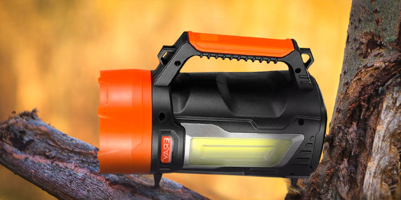 Eray Waterproof Rechargeable LED Torch in the use - Bestadvisor