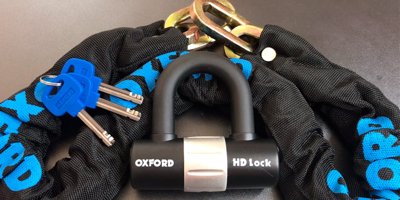 Oxford Heavy Duty OF159 Chain and Padlock in the use
